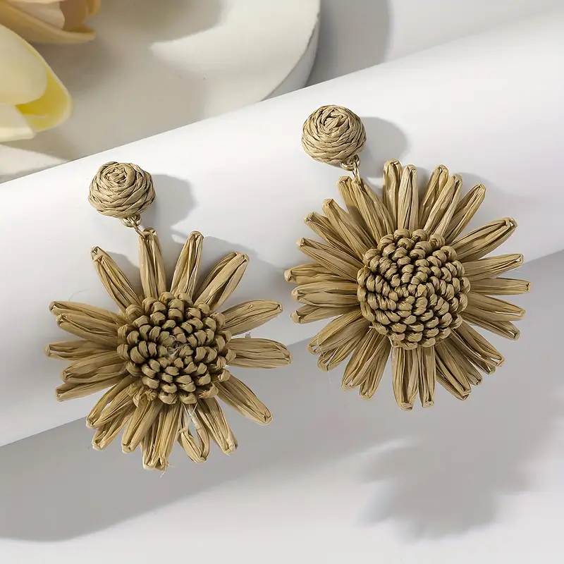 Hand-woven Raffia Sun Flower Dangle Earrings - Image 6