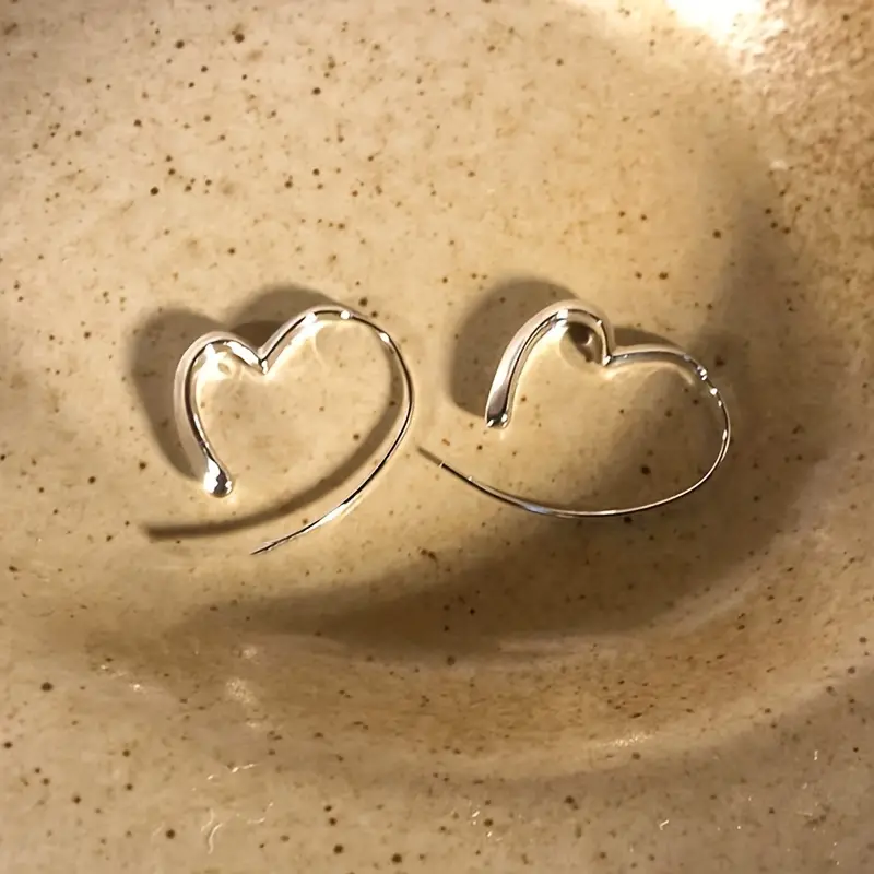 Irregular Heart Design Hoop Earrings - Image 7