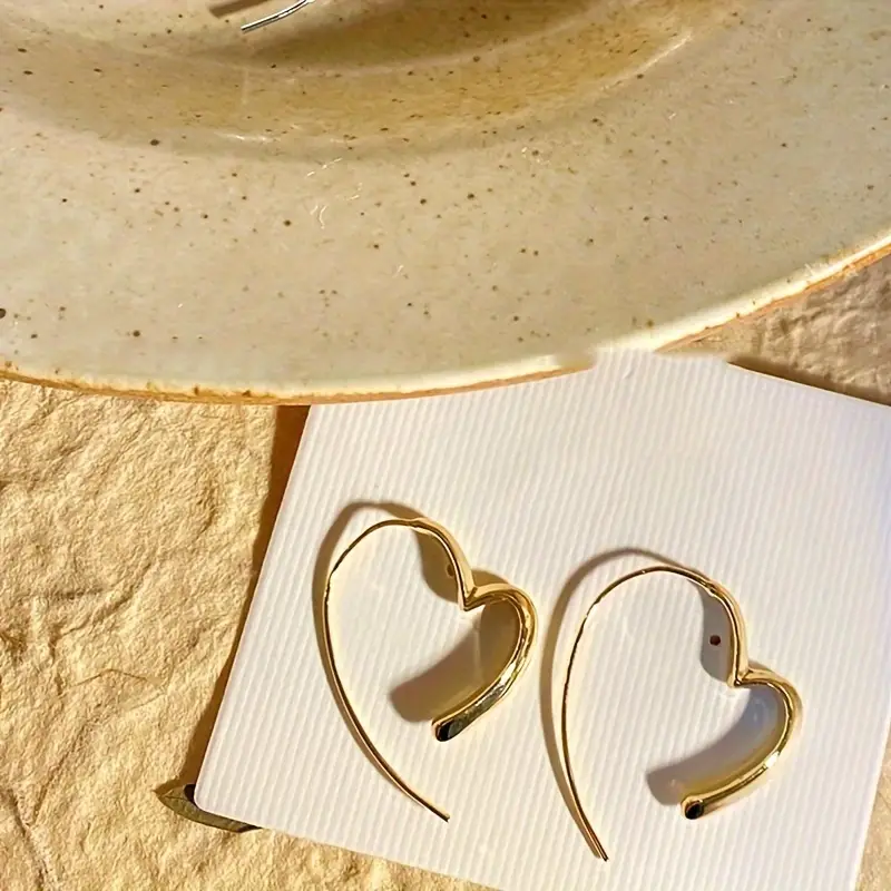 Irregular Heart Design Hoop Earrings - Image 9